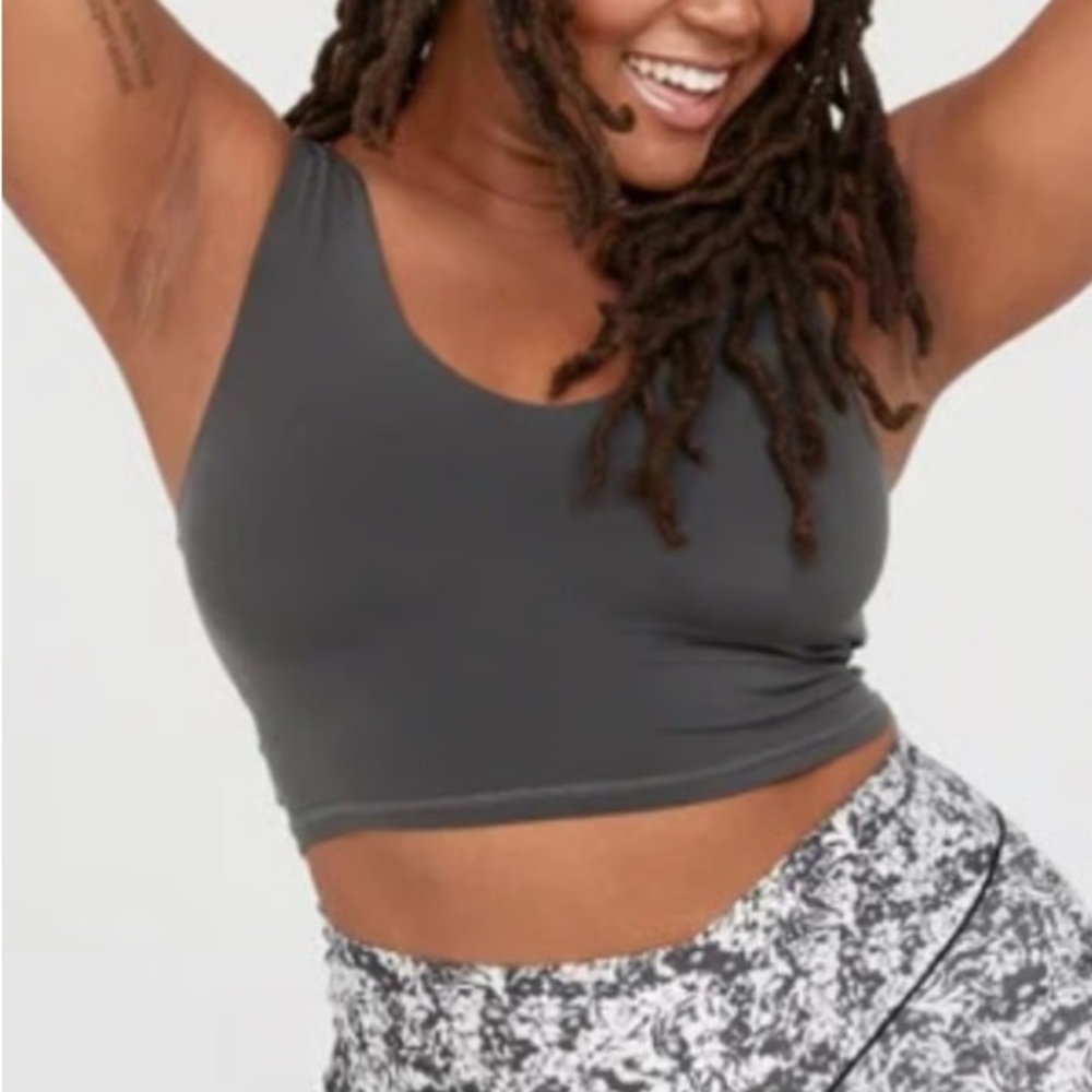 OFFLINE By Aerie Real Me Recharge Keyhole Back Longline Sports Bra Size Medium